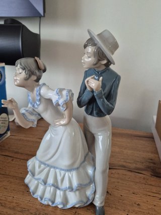 Figura de cerámica pareja