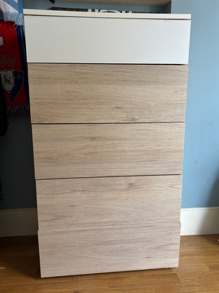 Cajonera de madera a estrenar