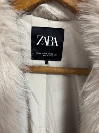 Abrigo de pelo sintético Zara beige