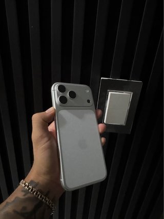 iPhone 17 Pro Max Plateado