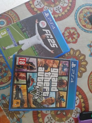 Lote 2 Juegos PS4: GTA V y FC 25
