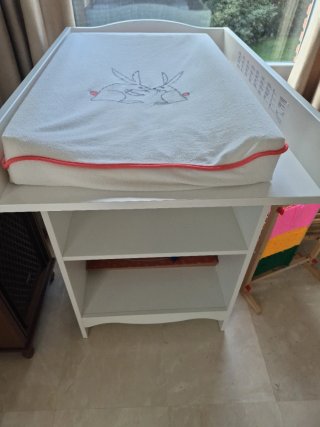 Cambiador de Bebé Blanco con Estantes
