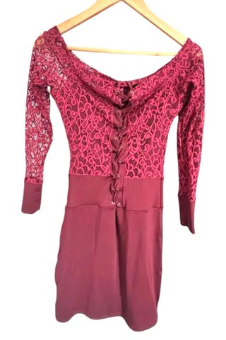 Vestido Rojo Vino con Encaje