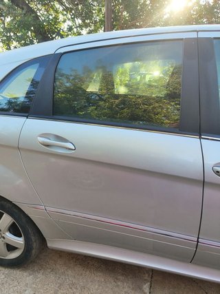 Puerta Trasera Derecha Mercedes Clase B