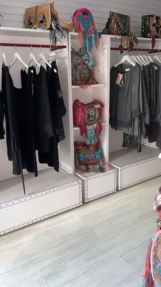 Conjunto de Mobiliario para Tienda