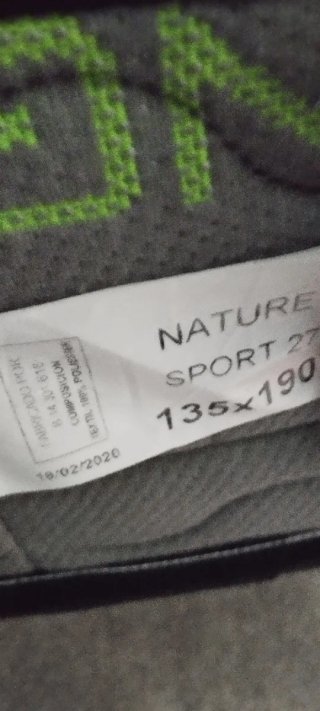 Colchón semi nuevo,no tubo casi uso.