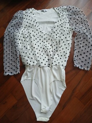 Abbigliamento vario. Chiedi taglia e prezzo.