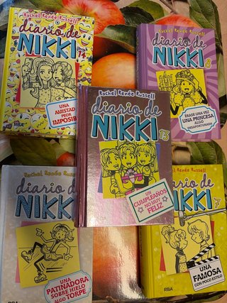 5 libros de la coleccion del Diario de Nikki