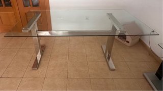 Mesa de Comedor de Cristal y Metal