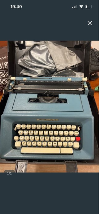 Máquina de escribir Olivetti Studio 46