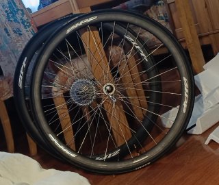 Ruedas Zipp de Carbono con Eje Campagnolo