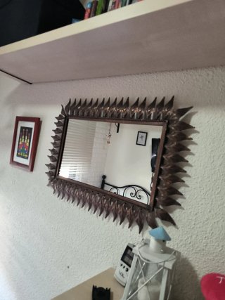 Espejo de Pared con Marco Metálico