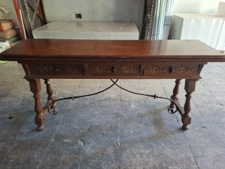 Mesa de comedor antigua de madera maciza