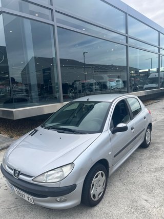 Peugeot 206 1.6 8v