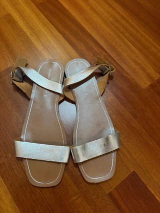 Sandalias Pull&Bear Doradas Talla 36