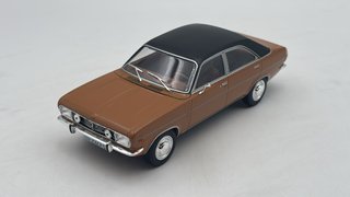 DEA8458 Chrysler 180 1/24 senza scatola original