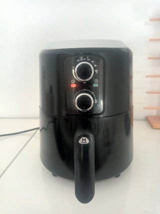 Freidora de aire (Air Fryer) negra