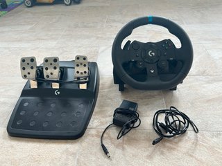 Volante Logitech G29 con Pedales