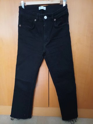 Vaqueros Cropped Negros Zara Talla 40