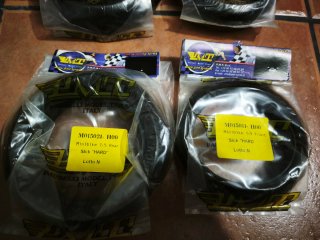 Set 2 Ruedas PMT Minibike 1:5 Slick Hard