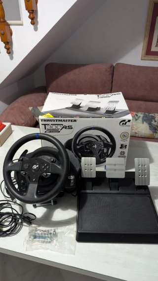 Volante Thrustmaster T300RS GT Edition