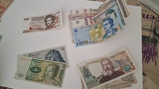 Lote de 32 billetes extranjeros antiguos