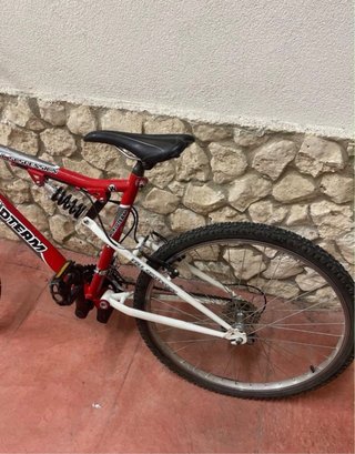 Bicicleta de Montaña World Team Roja