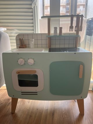 Cocinita de juguete de madera