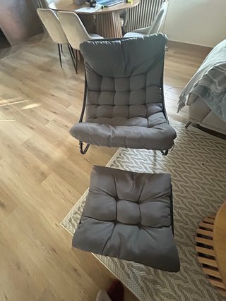 Sillón con Reposapiés Gris