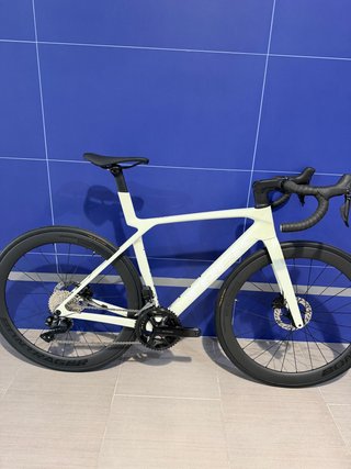 Trek Madone SL 6 Gen 8 Shimano 105 Di2