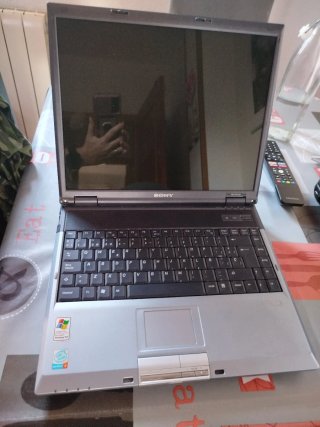 Portátil Sony Vaio Gris Retro sin probar