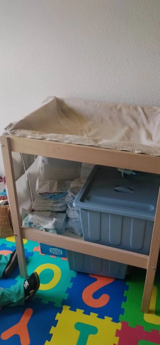 Cambiador de madera Ikea