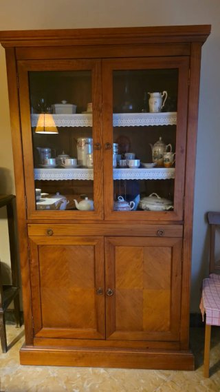 Vitrina de madera para comedor