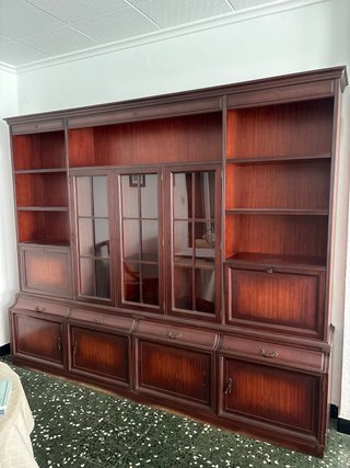 Mueble de comedor de madera
