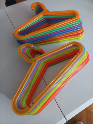 Set de 24 Perchas Infantiles Multicolores