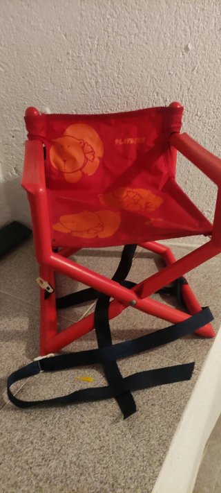 Trona portátil plegable roja