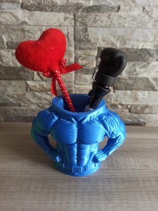 Soporte para bolígrafos diseño musculoso