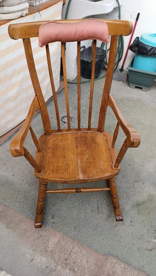 Mecedora de madera clásica