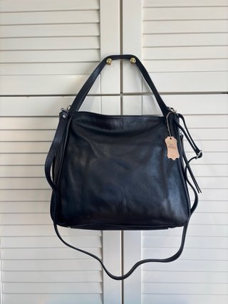 Borsa in vera pelle nera Made in Italy con tracoll