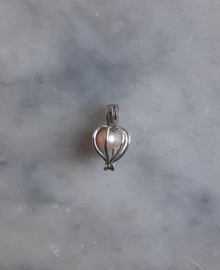 Ciondolo con perla rosa