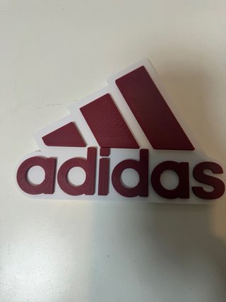 Letrero Adidas
