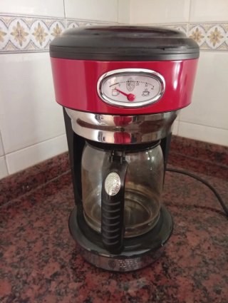 Cafetera Russell Hobbs Roja