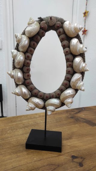 Collar Asmat decorativo con conchas