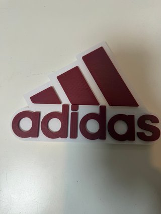 Letrero Adidas