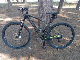 Bicicleta de Montaña BH Carbono 29