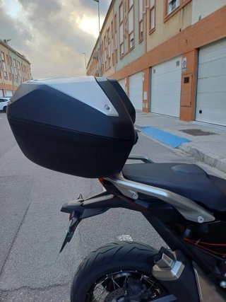 Baúl y soporte para Honda X-ADV 750