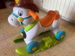 Caballito balancín infantil chicco
