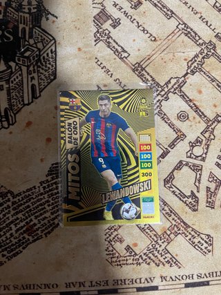 Carta Panini Lewandowski Mitos Balón de Oro 2023