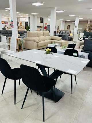 Mesa de Comedor con Sobre de Cristal