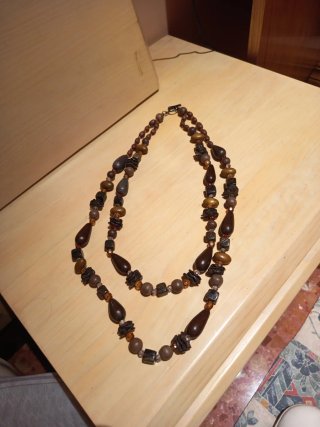 Collar de doble vuelta con cuentas